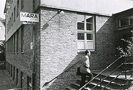 Eingang zum Aufnahmehaus Mara