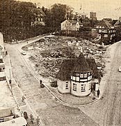 Das Pförtnerhäuschen nach dem Abriss der dahinterliegenden Gebäude, 1972.