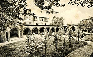 Der frühere Wandelgang im Garten des Diakonissenmutterhauses Sarepta, vor 1910.