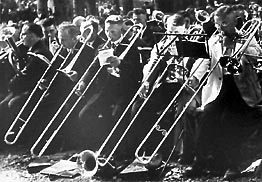 Posaune spielende Nazarethdiakone, 1937.